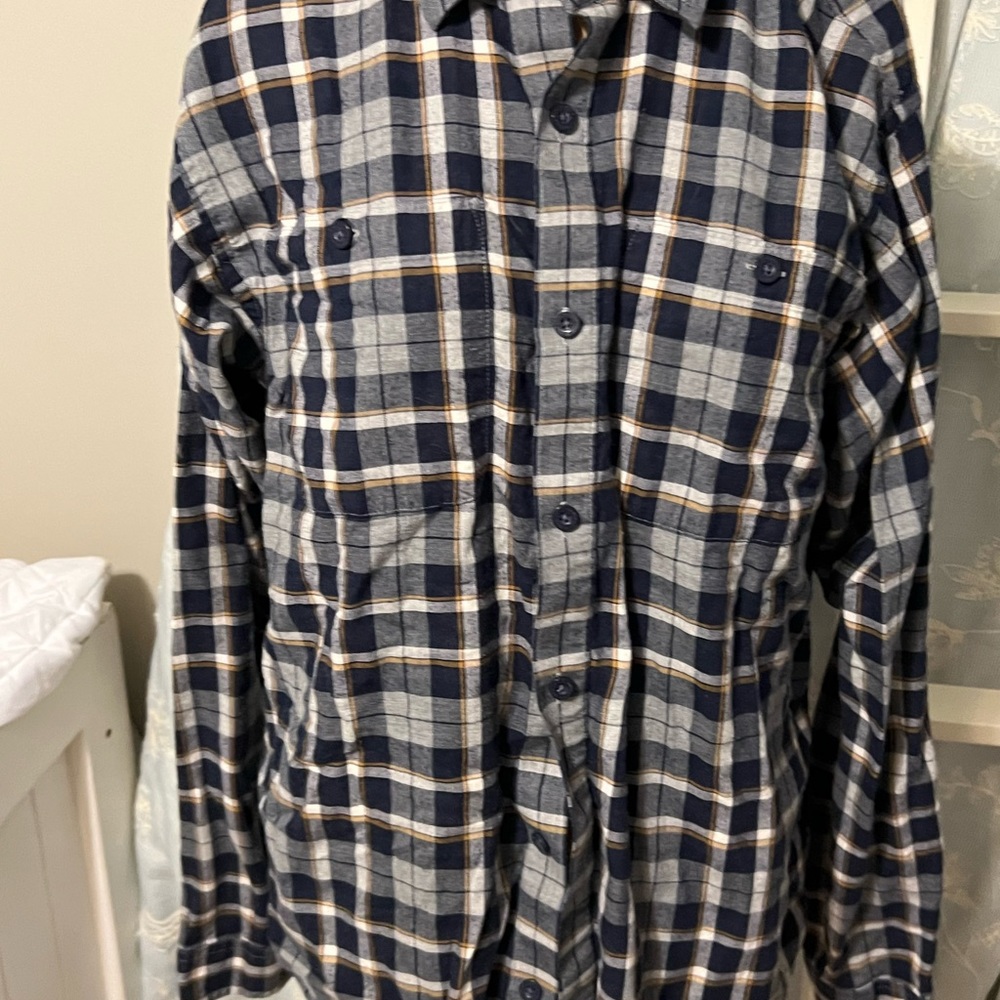Patagonia men’s button up shirt